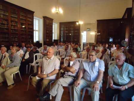 Público asistente a la conferencia en la Garrison Library.