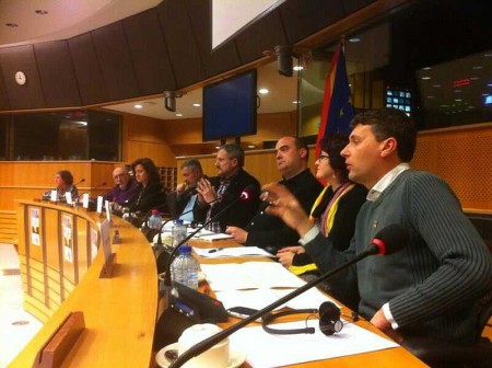 Fran Gómez, del Foro por la Memoria del Campo de Gibraltar, durante su intervención en el Parlamento europeo, en Bruselas.