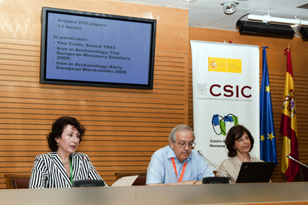 Alesandra Giumlia-Mair (Standing Committee), Ignacio Montero (IH, CCHS-CSIC) y Dirce Marzoli (Directora del Inst. Arquelogíco Alemán-Madrid)