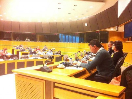 Fran Gómez, del Foro por la Memoria del Campo de Gibraltar, durante su intervención en el Parlamento europeo, en Bruselas.