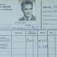 Fichas de Antonio Leal Graciani incluidas en su expediente. Archivo de la Delegación Territorial de Salud y Consumo en Sevilla.